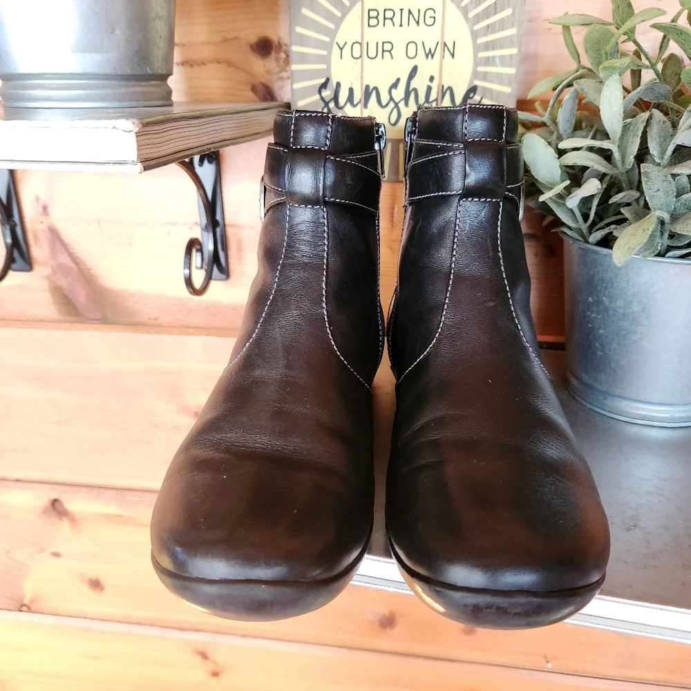 Azaleia Black Leather Ankle Buckle Boots Booties Western Classic Comfy Zip Sz 8M